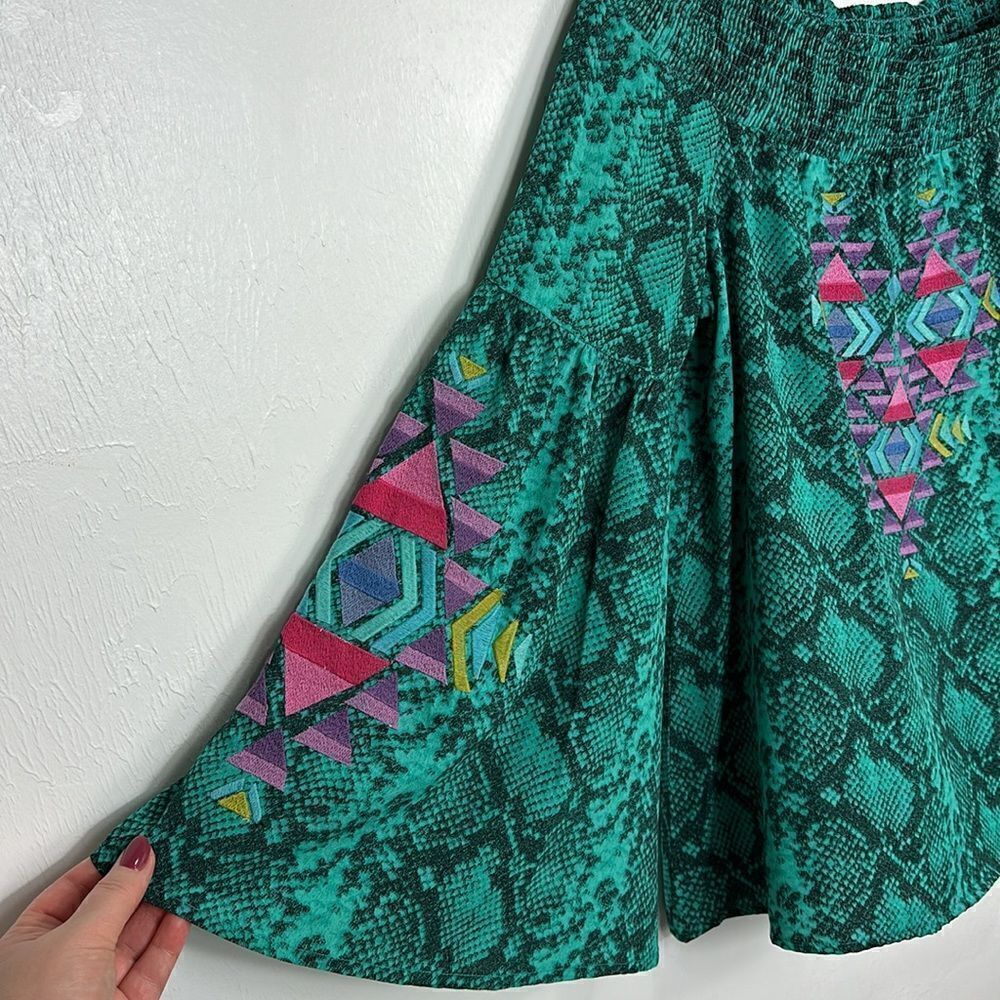 Judith March Green Snake Print Embroidered Off The Shoulder Top Size M - Picture 3 of 11